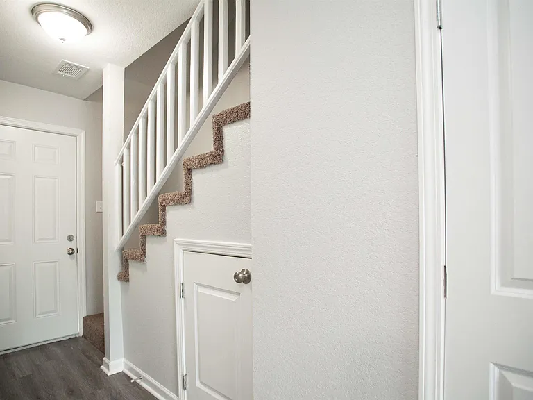 8906 Morris Manor Dr #6 — Photo 3