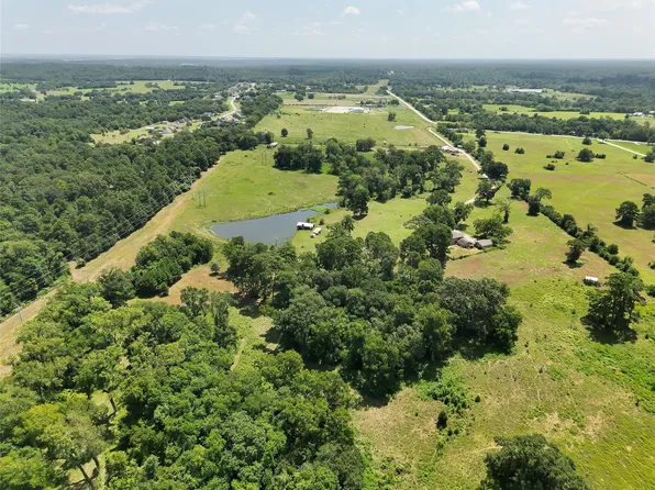 6605 Spring Branch Rd, Montgomery, TX 77316