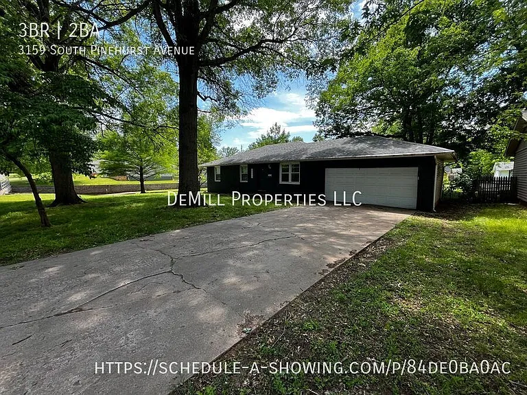 3159 S Pinehurst Ave — Photo 2