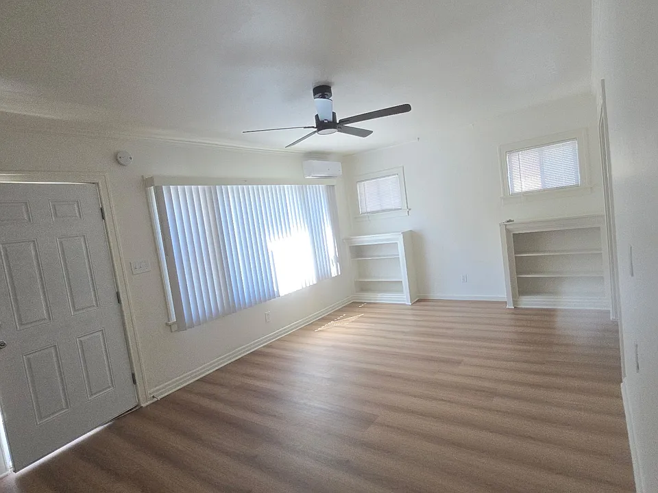 2640 S Manhattan Pl #2640