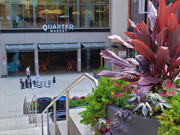 Dining/Shopping at Ballston Quarter