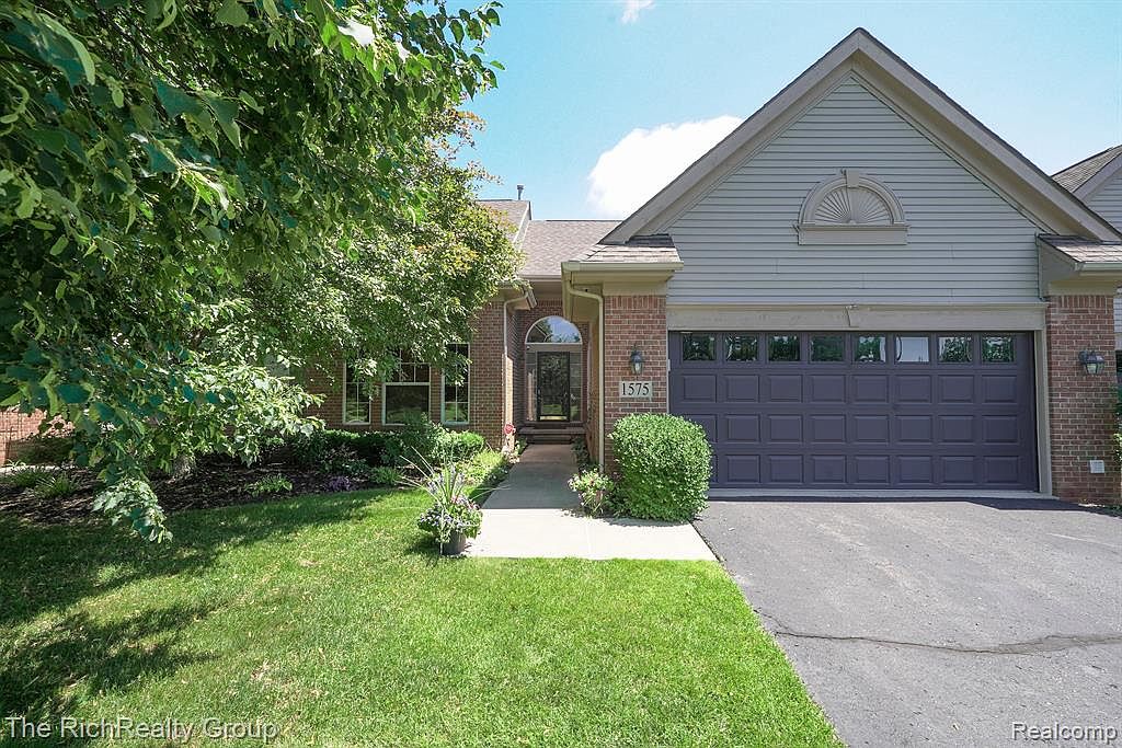 1575 Covington Xing, Commerce Township, MI 48390 Zillow