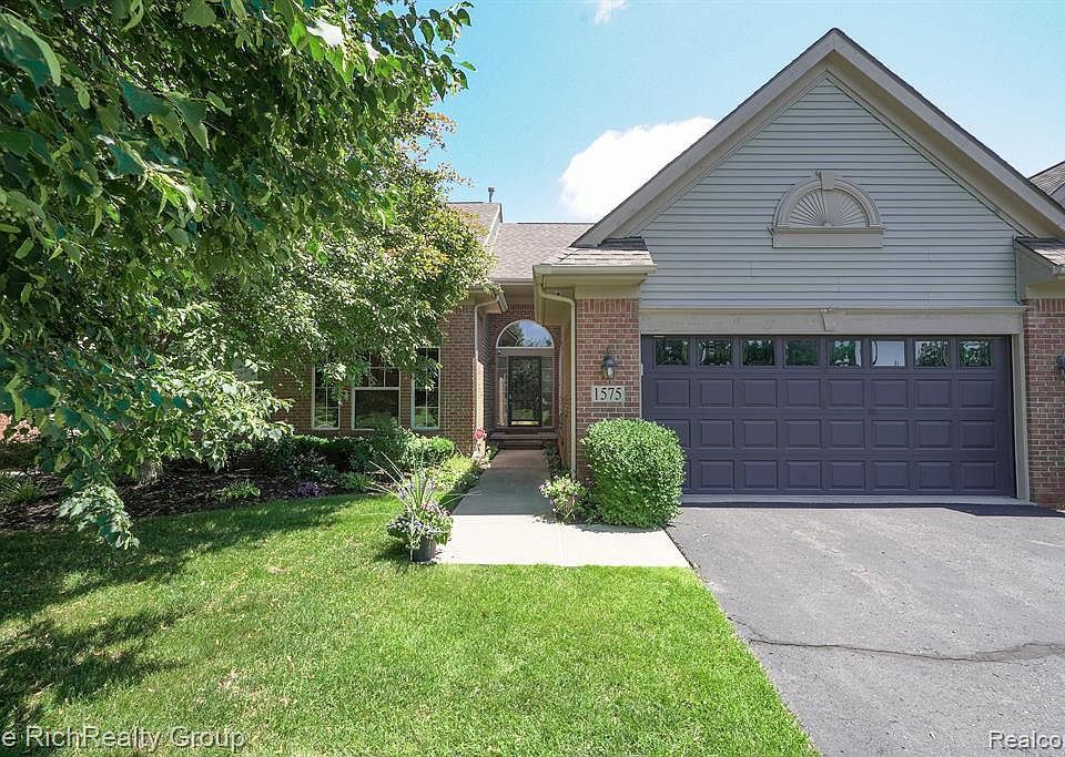 1575 Covington Xing, Commerce Township, MI 48390 Zillow