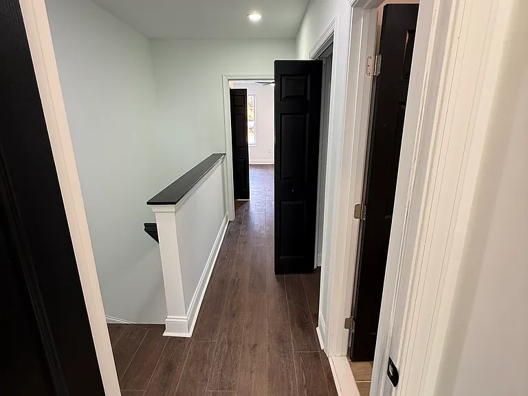 2609 E Monument St — Photo 11