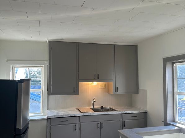 2 E Market St #4