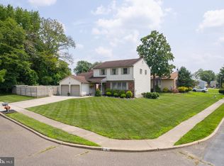 1 Charter Oak Pl, Clementon, NJ 08021