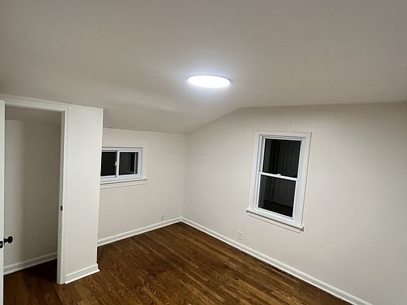 5th image of 13916 Durkee Ave