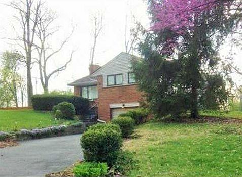 1st image of 2637 Longwood Dr