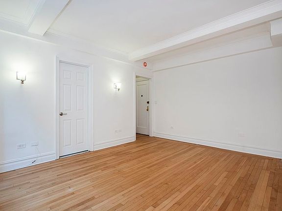 5th image of 404 E 55th St APT 5H