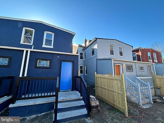 3rd image of 112 Chambers St