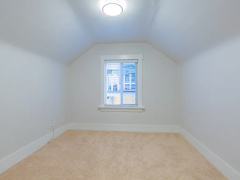 481 W 19th Ave — Photo 23