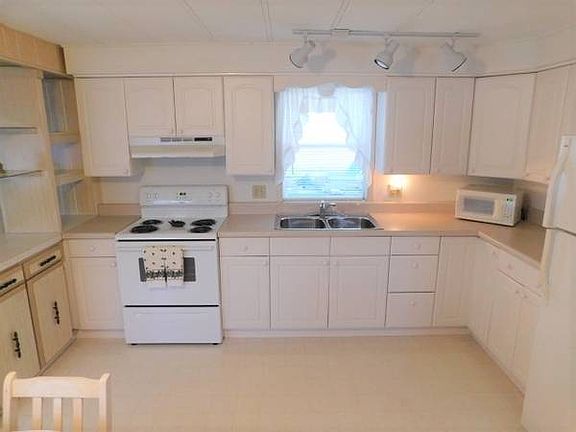 5th image of 11115 Redbird Dr