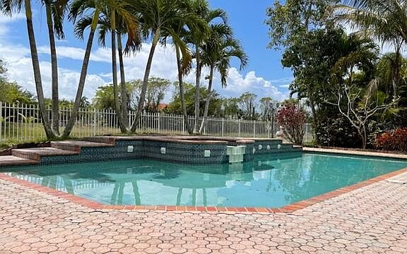 2nd image of 6861 N Cobia Cir