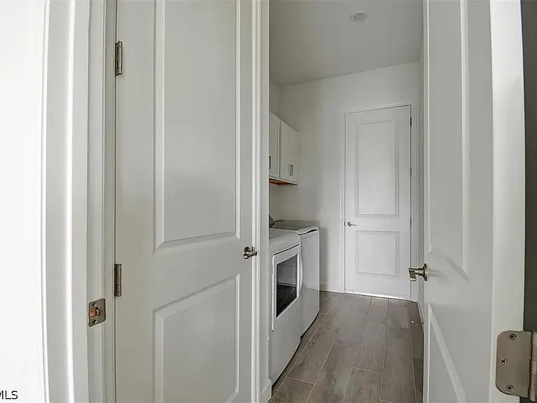 7796 Lakes Edge Ln — Photo 21