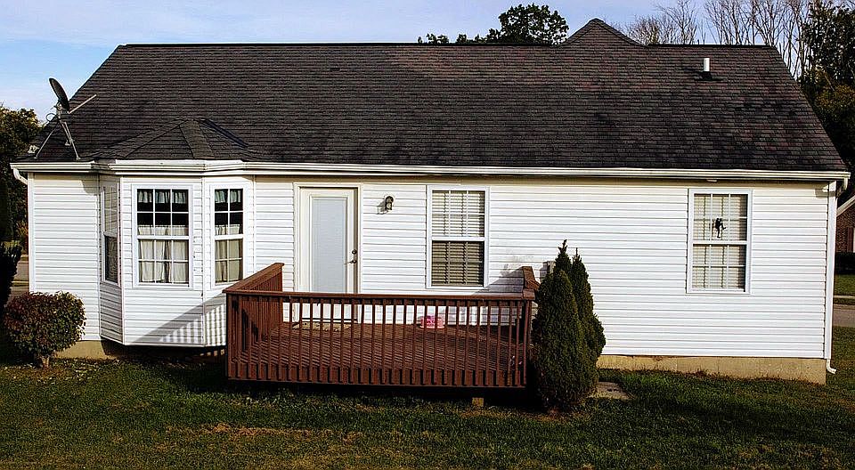 2nd image of 526 Rosebud Cir