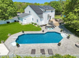 20 Long Rd, Manorville, NY 11949