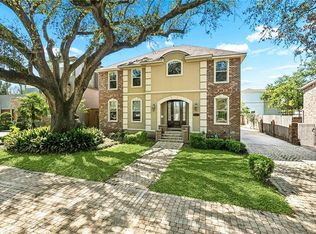 5876 Fleur De Lis Dr, New Orleans, LA 70124