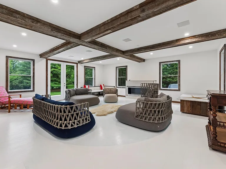 325 Narrow Ln — Photo 12