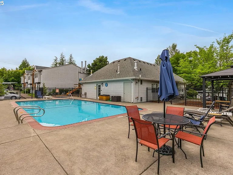 10620 SW Davies Rd #3 — Photo 18