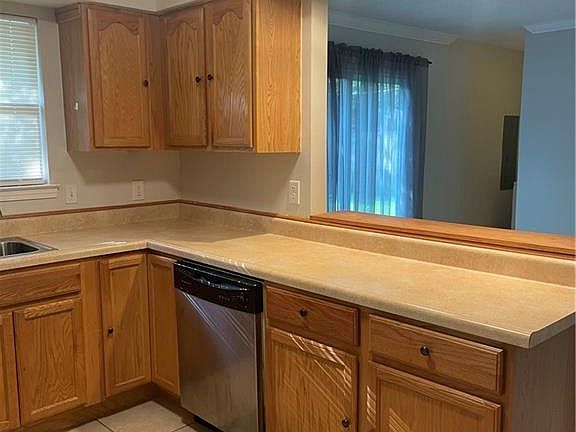 4th image of 1309 Westlawn Dr