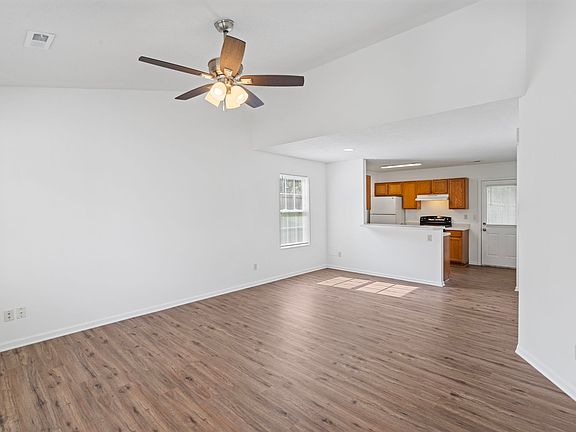 2nd image of 5025-5027 Geyser Blvd #5025