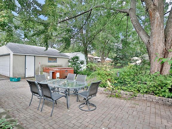 2nd image of 472 Greenway Ave N