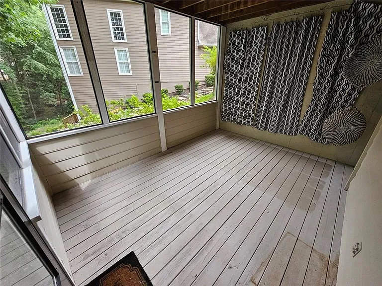 430 Eastbourne Way — Photo 37