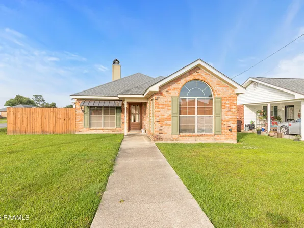 220 Ophelia St, Breaux Bridge, LA 70517