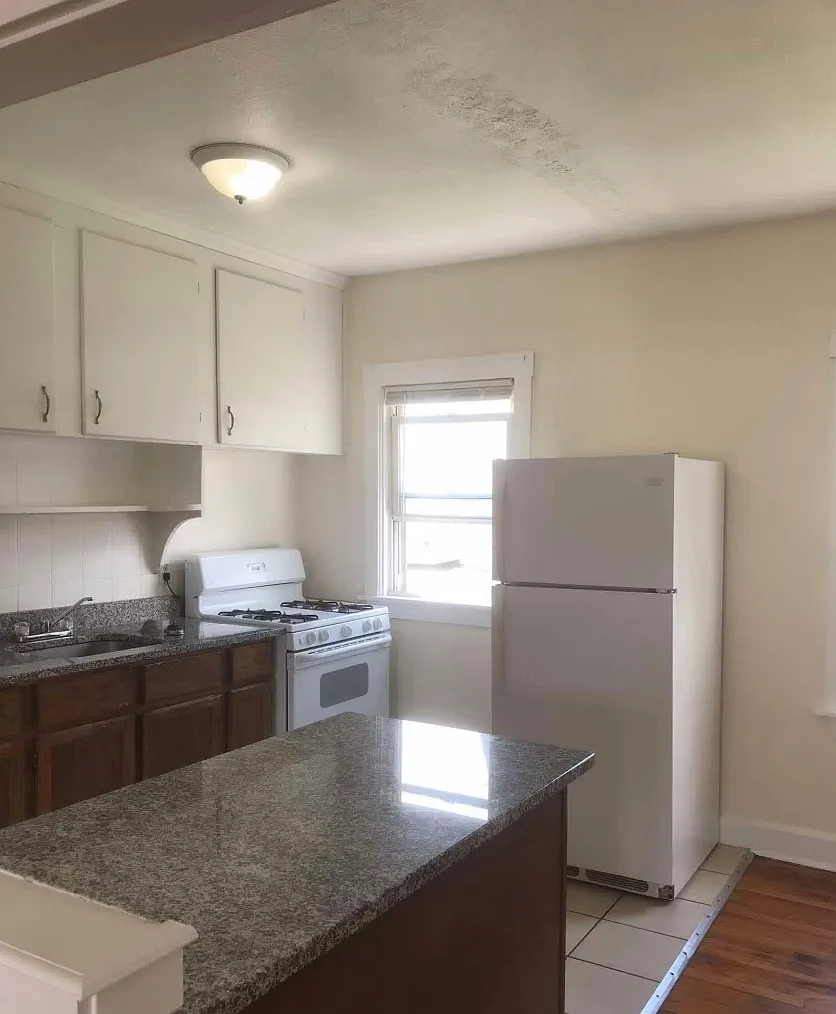 118 Seabury St Unit 2N Fall River Centrally Located 3 Bed/1 Bath — Photo 3