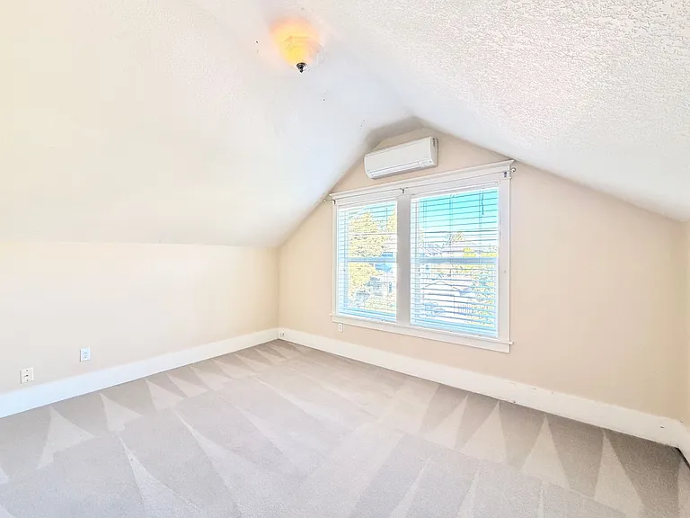5319 NE 16th Ave — Photo 21
