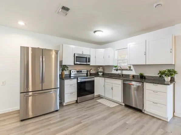 6110 Ivyhill Rd, Fort Worth, TX 76135