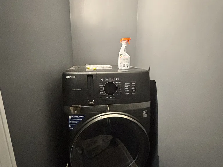 616 Clinton St #1 — Photo 7