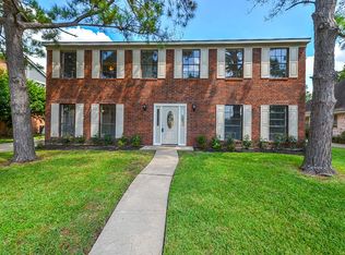 15422 Willow River Dr, Houston, TX 77095