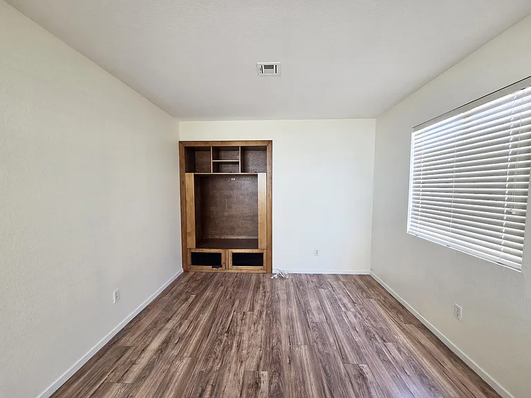 1900 Villa Vista Way — Photo 11