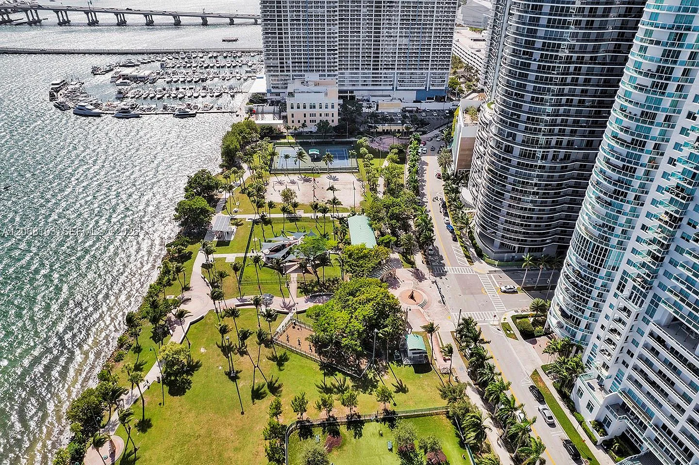 2 bed, 2.5 bath, 1178 sqft, $5,100 — Photo 3
