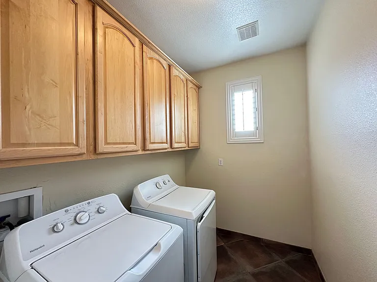2416 Radio City St — Photo 25