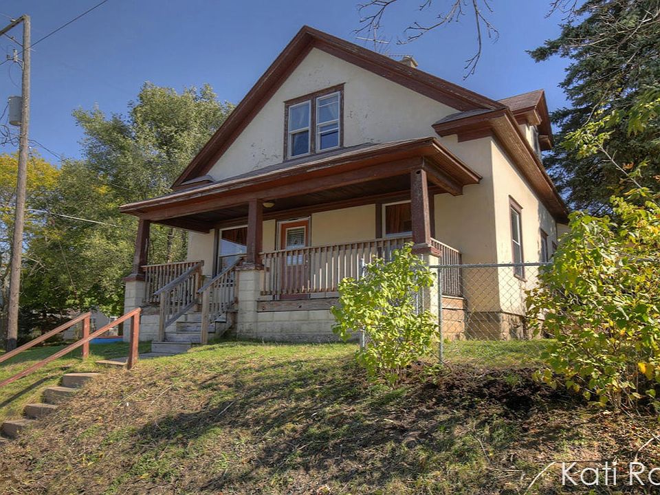 1st image of 2936 Botsford Ave NE