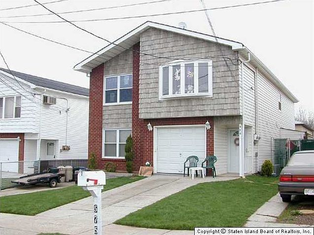 1st image of 575 Winant Ave