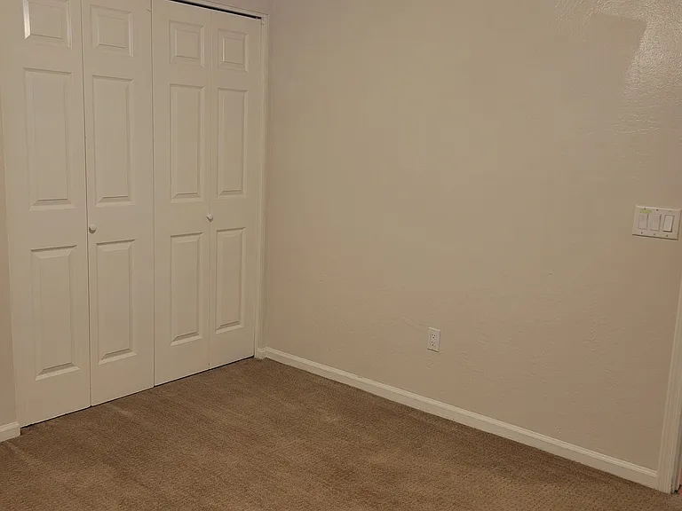 1642 E Carmen St — Photo 32