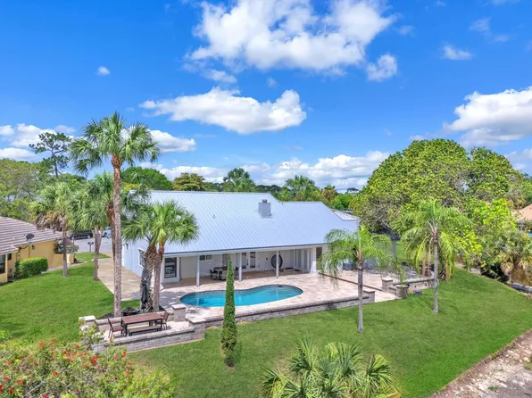 8715 NW 17th Manor, Coral Springs, FL 33071