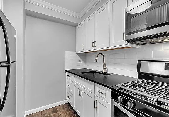 4th image of 35-20 Leverich St #630