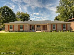 28707 Lake Park Dr, Farmington Hills, MI 48331