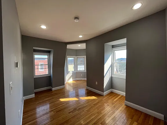 401 River St #3 — photo 4 of 5
