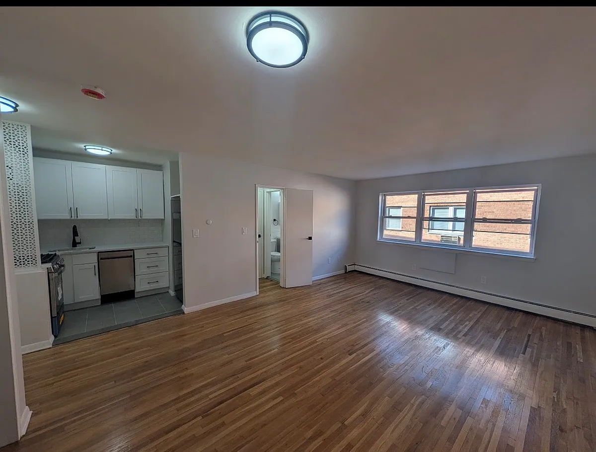 Building Photo - 450 Lincoln Ave #B2