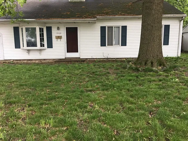 1060 Briarcliff Dr photo 1