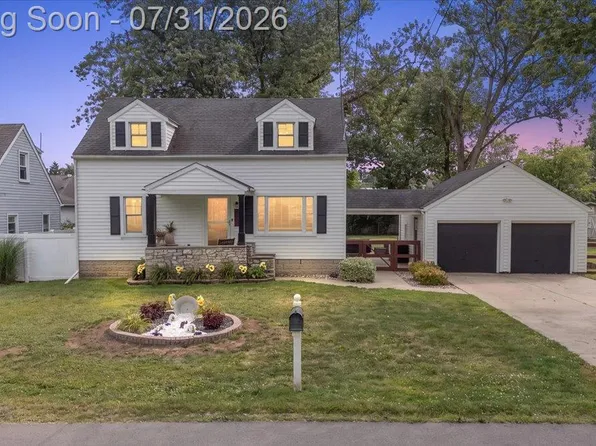 5563 Central Dr, Monroe, MI 48161