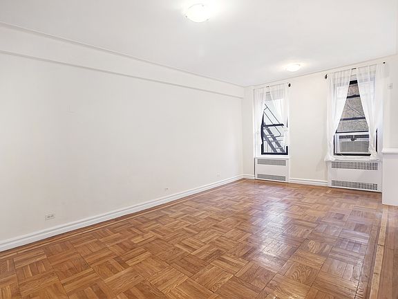 3rd image of 129 W 89th St APT 38
