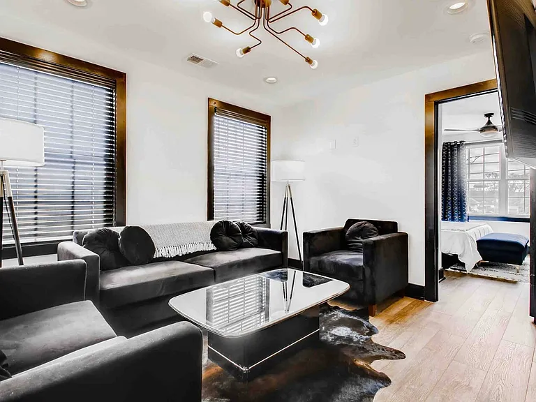 1503 Underwood St — Photo 3