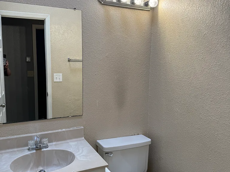 10609 Cuatro Vistas Dr #D — Photo 8