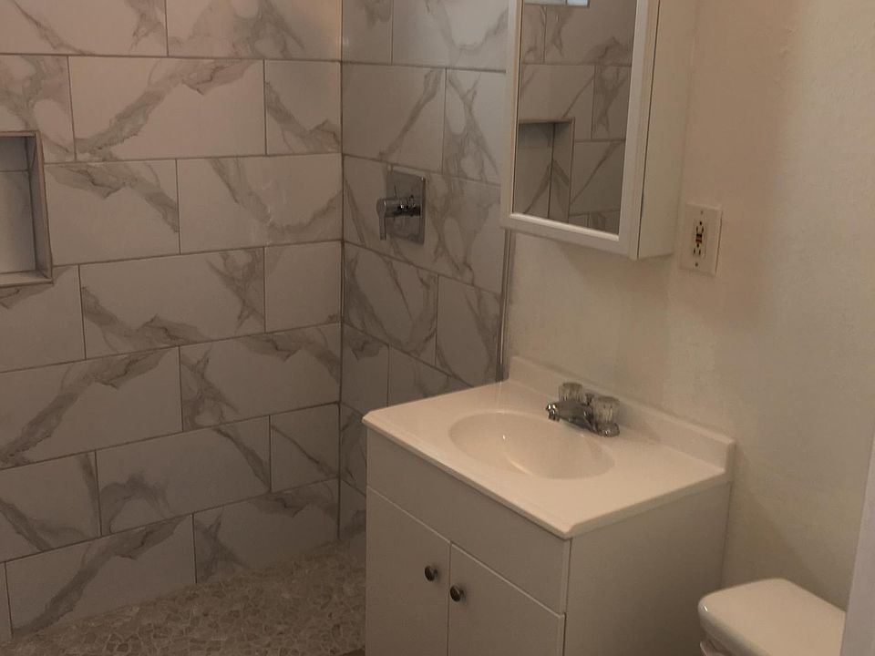 1st image of 10909 S Figueroa St